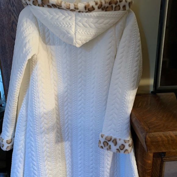 Sweet Heart Rose 2 piece dress/coat set. Size 8. Gently worn. - Picture 9 of 12